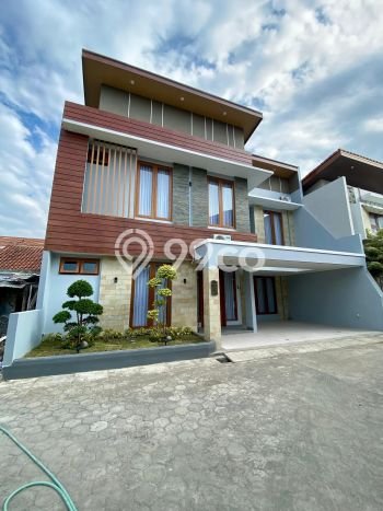 For Sale Rumah 4 Kamar Lokasi Strategis Bagus dan Strategis di Banguntapan For Sale Rumah 4 Kamar Lokasi Strategis Bagus dan Strategis di Banguntapan