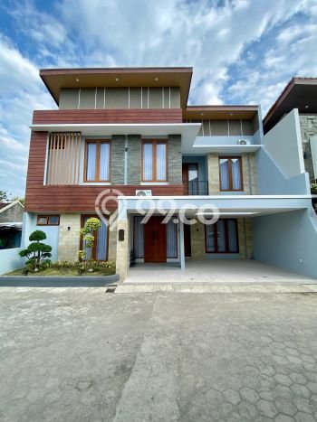 For Sale Rumah 4 Kamar Lokasi Strategis Bagus dan Strategis di Banguntapan For Sale Rumah 4 Kamar Lokasi Strategis Bagus dan Strategis di Banguntapan