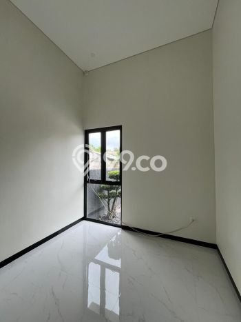 Rumah Strategis Modern Lb 100m2 di Ngaglik, Sleman Rumah Strategis Modern Lb 100m2 di Ngaglik, Sleman
