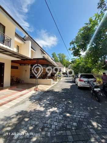 Rumah Lokasi Strategis area Kasihan, Bantul, LT 128m2m² LB 250m2m² Rumah Lokasi Strategis area Kasihan, Bantul, LT 128m2m² LB 250m2m²