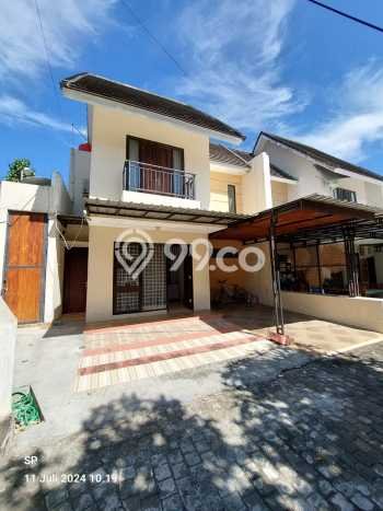 Rumah Lokasi Strategis area Kasihan, Bantul, LT 128m2m² LB 250m2m² Rumah Lokasi Strategis area Kasihan, Bantul, LT 128m2m² LB 250m2m²