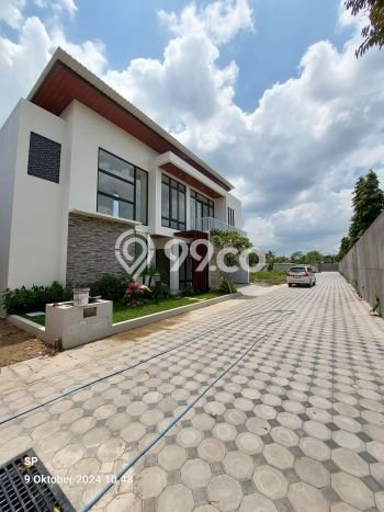 PROPERTI UNGGULAN! Rumah Strategis area Sleman, LT 158m2m² Bangunan 180m2m² PROPERTI UNGGULAN! Rumah Strategis area Sleman, LT 158m2m² Bangunan 180m2m²
