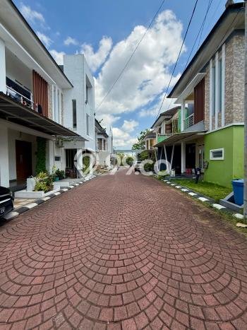 Dijual Cepat Rumah Bagus Siap Huni LB 165m2 di Ngaglik, Sleman Dijual Cepat Rumah Bagus Siap Huni LB 165m2 di Ngaglik, Sleman