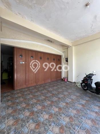 HUNIAN BERKELAS! Rumah Premium Depok, Sleman, LT 300m2m² LB 300m2m² HUNIAN BERKELAS! Rumah Premium Depok, Sleman, LT 300m2m² LB 300m2m²