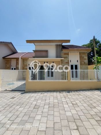 For Sale Rumah 3 Kamar Lokasi Strategis Bagus dan Strategis di Ngemplak For Sale Rumah 3 Kamar Lokasi Strategis Bagus dan Strategis di Ngemplak