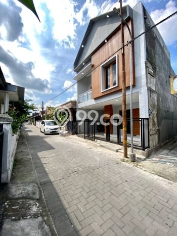 Dijual Cepat Rumah Bagus Siap Huni LB 168m2 di Mlati, Sleman Dijual Cepat Rumah Bagus Siap Huni LB 168m2 di Mlati, Sleman