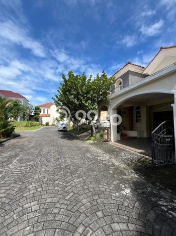 HUNIAN BERKELAS! Rumah Premium Depok, Sleman, LT 300m2m² LB 300m2m² HUNIAN BERKELAS! Rumah Premium Depok, Sleman, LT 300m2m² LB 300m2m²