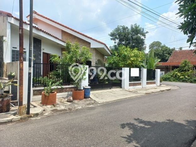 For Sale Rumah Mewah Exclusive di Gondokusuman, Yogyakarta For Sale Rumah Mewah Exclusive di Gondokusuman, Yogyakarta