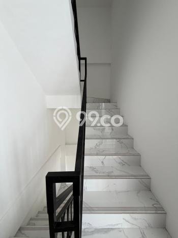 Dijual Kost Strategis di Depok, Sleman 0 KT, 35 KM, Luas Bangunan 790m2 Dijual Kost Strategis di Depok, Sleman 0 KT, 35 KM, Luas Bangunan 790m2