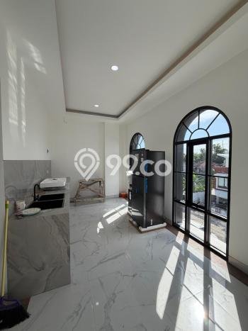 Dijual Kost Strategis di Depok, Sleman 0 KT, 35 KM, Luas Bangunan 790m2 Dijual Kost Strategis di Depok, Sleman 0 KT, 35 KM, Luas Bangunan 790m2