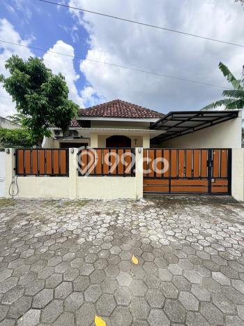Dijual Cepat Rumah Favorit Siap Huni LB 200m2 di Berbah, Sleman Dijual Cepat Rumah Favorit Siap Huni LB 200m2 di Berbah, Sleman