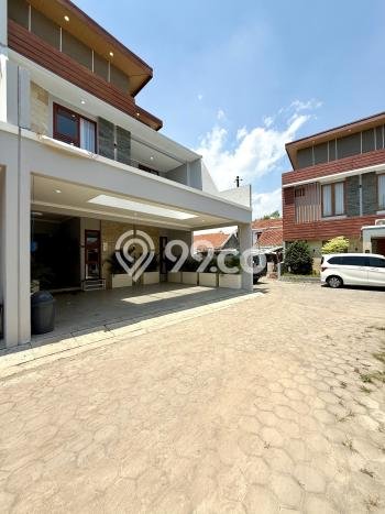Hunian Cantik Modern Lb 153m2 di Banguntapan, Bantul Hunian Cantik Modern Lb 153m2 di Banguntapan, Bantul
