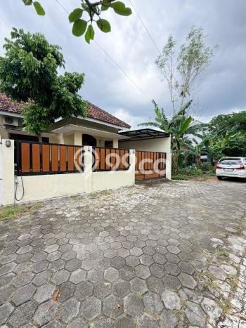 Dijual Cepat Rumah Favorit Siap Huni LB 200m2 di Berbah, Sleman Dijual Cepat Rumah Favorit Siap Huni LB 200m2 di Berbah, Sleman