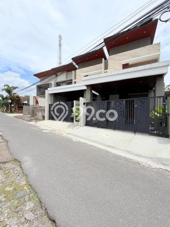 Rumah Strategis Modern Lb 175m2 di Ngaglik, Sleman Rumah Strategis Modern Lb 175m2 di Ngaglik, Sleman