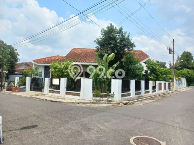 For Sale Rumah Mewah Exclusive di Gondokusuman, Yogyakarta For Sale Rumah Mewah Exclusive di Gondokusuman, Yogyakarta