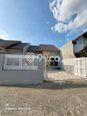 Dijual Rumah 3 Kamar Lokasi Ideal Nyaman dan Strategis di Ngemplak Dijual Rumah 3 Kamar Lokasi Ideal Nyaman dan Strategis di Ngemplak