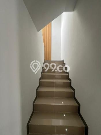 For Sale Rumah 5 Kamar Lokasi Ideal Bagus dan Strategis di Kalasan For Sale Rumah 5 Kamar Lokasi Ideal Bagus dan Strategis di Kalasan