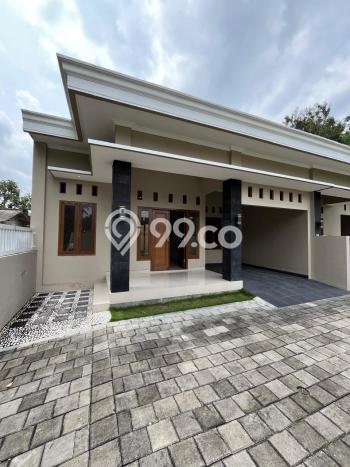 Rumah Modern Cantik 3 KT Bisa Langsung Pindah di Kalasan Rumah Modern Cantik 3 KT Bisa Langsung Pindah di Kalasan