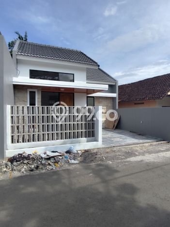 Dijual Cepat Rumah Bagus Siap Huni LB 78m2 di Mlati, Sleman Dijual Cepat Rumah Bagus Siap Huni LB 78m2 di Mlati, Sleman