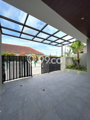 HOT LISTING! Rumah Ready Stock di Kalasan, Sleman, Luas 131m2m² Bangunan 94m2m² HOT LISTING! Rumah Ready Stock di Kalasan, Sleman, Luas 131m2m² Bangunan 94m2m²