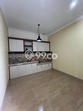 For Sale Rumah 5 Kamar Lokasi Ideal Bagus dan Strategis di Kalasan For Sale Rumah 5 Kamar Lokasi Ideal Bagus dan Strategis di Kalasan