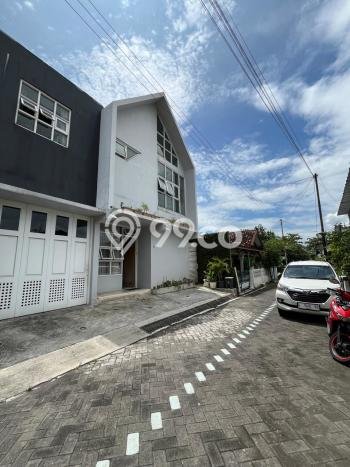 Dijual Rumah 5 Kamar Lokasi Ideal Bagus dan Strategis di Mlati Dijual Rumah 5 Kamar Lokasi Ideal Bagus dan Strategis di Mlati