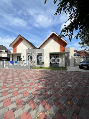 For Sale Rumah 3 Kamar Lokasi Ideal Bagus dan Strategis di Ngemplak For Sale Rumah 3 Kamar Lokasi Ideal Bagus dan Strategis di Ngemplak
