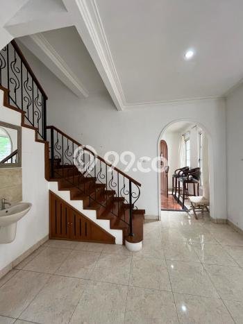 Rumah Luxury Modern Siap Huni di Maguwoharjo Yogyakarta Rumah Luxury Modern Siap Huni di Maguwoharjo Yogyakarta