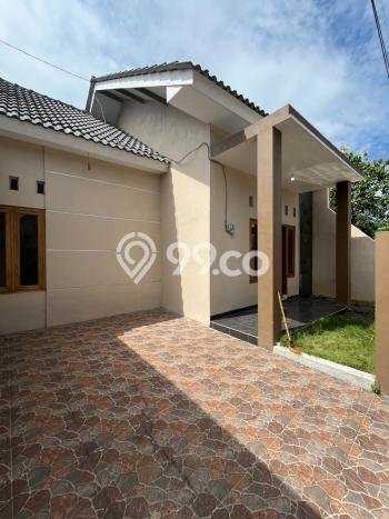 HOT DEAL! Rumah Berkualitas di Kalasan, Sleman, Luas 101m² LB 80m² HOT DEAL! Rumah Berkualitas di Kalasan, Sleman, Luas 101m² LB 80m²