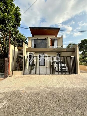 Dijual Rumah 4 Kamar Lokasi Ideal Bagus dan Strategis di Depok Dijual Rumah 4 Kamar Lokasi Ideal Bagus dan Strategis di Depok