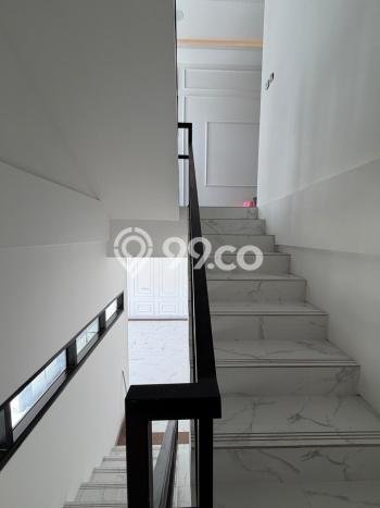 Dijual Kost Strategis di Depok, Sleman 0 KT, 35 KM, Luas Bangunan 790m2 Dijual Kost Strategis di Depok, Sleman 0 KT, 35 KM, Luas Bangunan 790m2