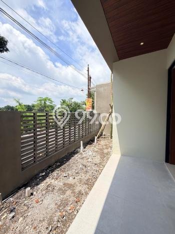 Rumah Lokasi Strategis di Kalasan, Sleman, Luas 200m2m² Bangunan 125m2m² Rumah Lokasi Strategis di Kalasan, Sleman, Luas 200m2m² Bangunan 125m2m²