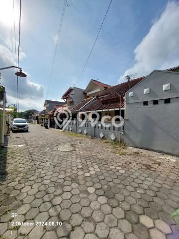 For Sale Rumah 5 Kamar Lokasi Strategis Nyaman dan Strategis di Banguntapan For Sale Rumah 5 Kamar Lokasi Strategis Nyaman dan Strategis di Banguntapan
