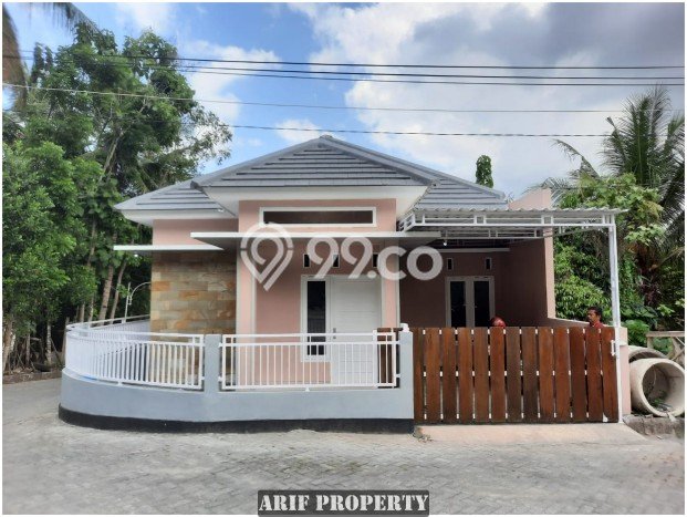DIJUAL CEPAT! Rumah di Gamping, Sleman, LT 149m² Bangunan 140m² HARGA NEGO! DIJUAL CEPAT! Rumah di Gamping, Sleman, LT 149m² Bangunan 140m² HARGA NEGO!