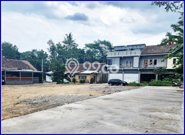 Lahan Strategis di Sleman Dijual dengan Luas 205m2 Lahan Strategis di Sleman Dijual dengan Luas 205m2