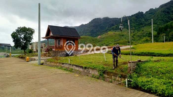 Lahan Dijual Lokasi Strategis di Bogor dengan Luas 120m2 Lahan Dijual Lokasi Strategis di Bogor dengan Luas 120m2