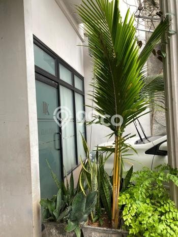 Hunian Mewah Siap Huni LT 180m2 di Jatinegara, Jakarta Timur Hunian Mewah Siap Huni LT 180m2 di Jatinegara, Jakarta Timur
