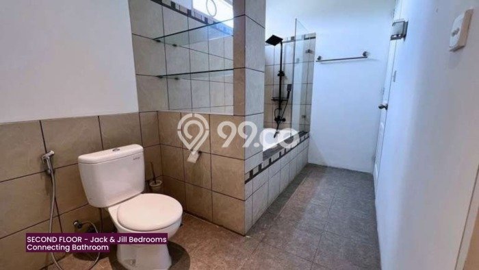 Hunian Ideal dengan LT 400m2 & LB 800m2 Dikontrakkan di SCBD Hunian Ideal dengan LT 400m2 & LB 800m2 Dikontrakkan di SCBD