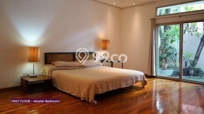 Hunian Ideal dengan LT 400m2 & LB 800m2 Dikontrakkan di SCBD Hunian Ideal dengan LT 400m2 & LB 800m2 Dikontrakkan di SCBD
