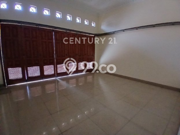 Lokasi terbaik! Rumah siap huni dikontrakkan di Cempaka Putih LB 384m2 Lokasi terbaik! Rumah siap huni dikontrakkan di Cempaka Putih LB 384m2