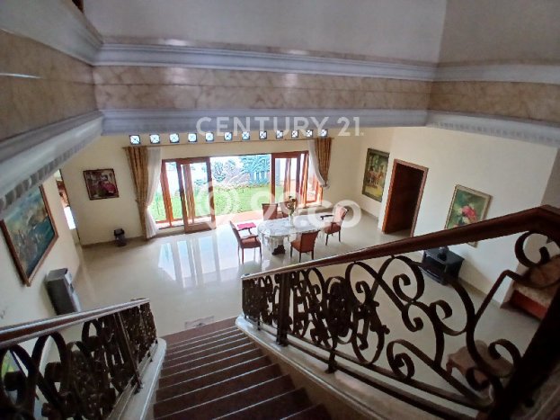 Lokasi terbaik! Rumah siap huni dikontrakkan di Cempaka Putih LB 384m2 Lokasi terbaik! Rumah siap huni dikontrakkan di Cempaka Putih LB 384m2