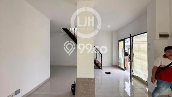 Ruko Dijual di Tangerang LT 72m2 & LB 151m2 Lokasi Terbaik! Ruko Dijual di Tangerang LT 72m2 & LB 151m2 Lokasi Terbaik!