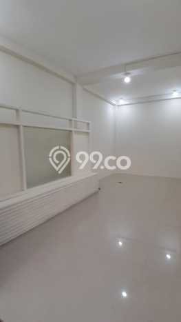 Rumah LB 300m² Dekat dengan Akses Transportasi, Semarang - Harga Menarik Rumah LB 300m² Dekat dengan Akses Transportasi, Semarang - Harga Menarik