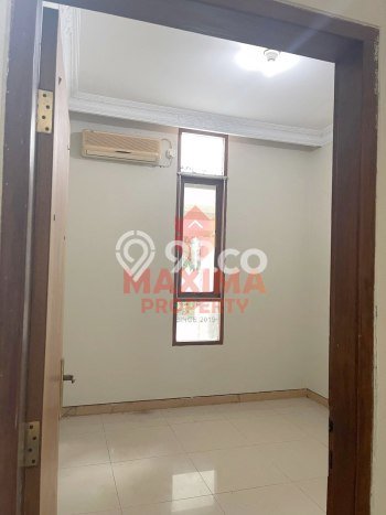 PRIME PROPERTY! Rumah area Kedungmundu, 2 KM, Lingkungan Elite, LT 167m² Bangunan 167m² PRIME PROPERTY! Rumah area Kedungmundu, 2 KM, Lingkungan Elite, LT 167m² Bangunan 167m²