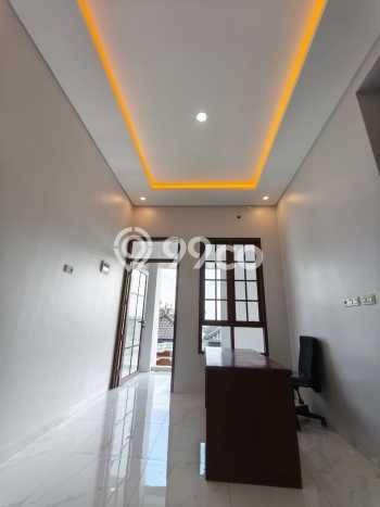 For Sale Rumah 3 Kamar Lokasi Ideal Nyaman dan Strategis di Banyumanik For Sale Rumah 3 Kamar Lokasi Ideal Nyaman dan Strategis di Banyumanik