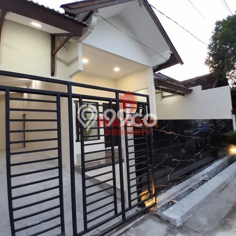 Jual Rumah Bagus Siap Huni LB 180m2 di Semarang Barat, Semarang Jual Rumah Bagus Siap Huni LB 180m2 di Semarang Barat, Semarang