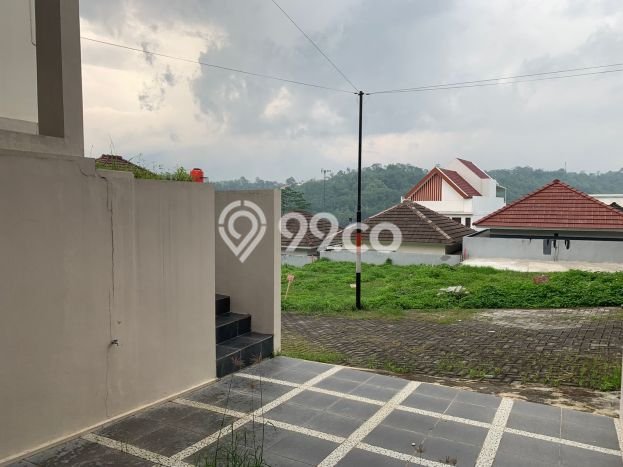Rumah Modern Cantik 2 KT Bisa Langsung Pindah di Ungaran Timur Rumah Modern Cantik 2 KT Bisa Langsung Pindah di Ungaran Timur