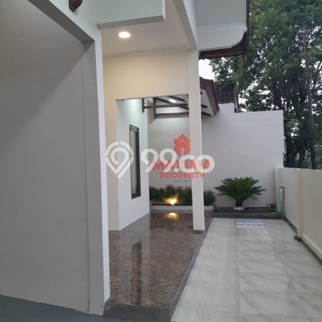 Jual Rumah Bagus Siap Huni LB 180m2 di Semarang Barat, Semarang Jual Rumah Bagus Siap Huni LB 180m2 di Semarang Barat, Semarang