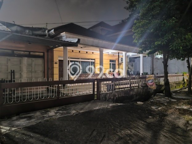 Hot Offer Hunian Mewah Ideal dan Luas di Peterongan, Semarang Hot Offer Hunian Mewah Ideal dan Luas di Peterongan, Semarang