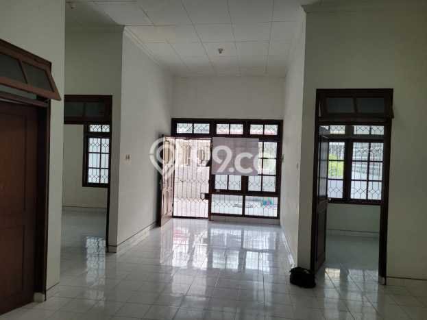 Lokasi strategis! Rumah siap huni dikontrakkan di Pedurungan LB 144m2 Lokasi strategis! Rumah siap huni dikontrakkan di Pedurungan LB 144m2